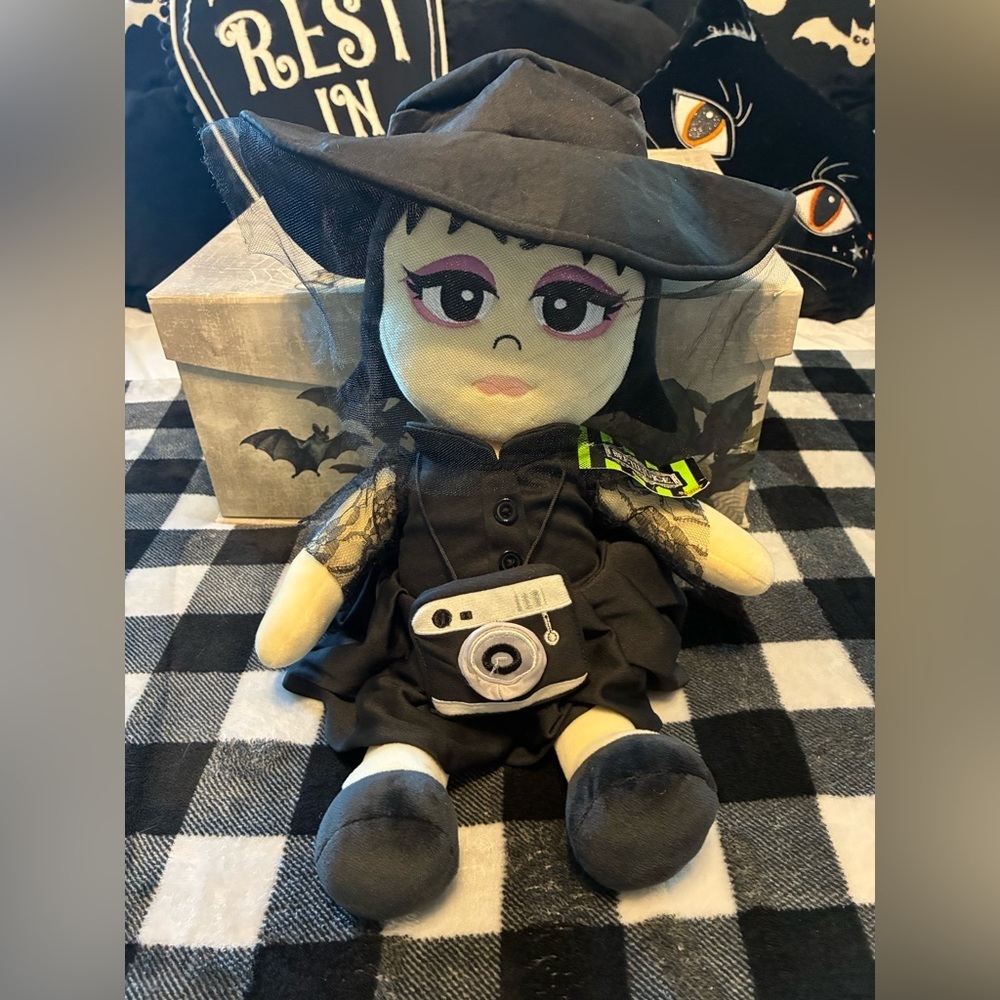 Beetlejuice Lydia Doll Soft Body Collectable Black Gothic Dress NWT - Picture 8 of 9